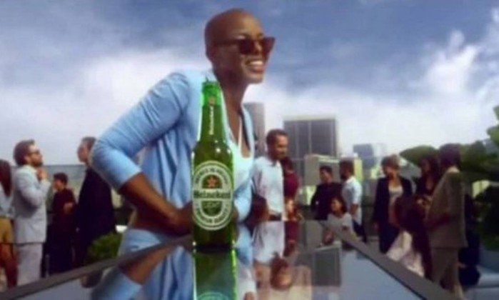 Após acusação de racismo Heineken retira comercial do ar